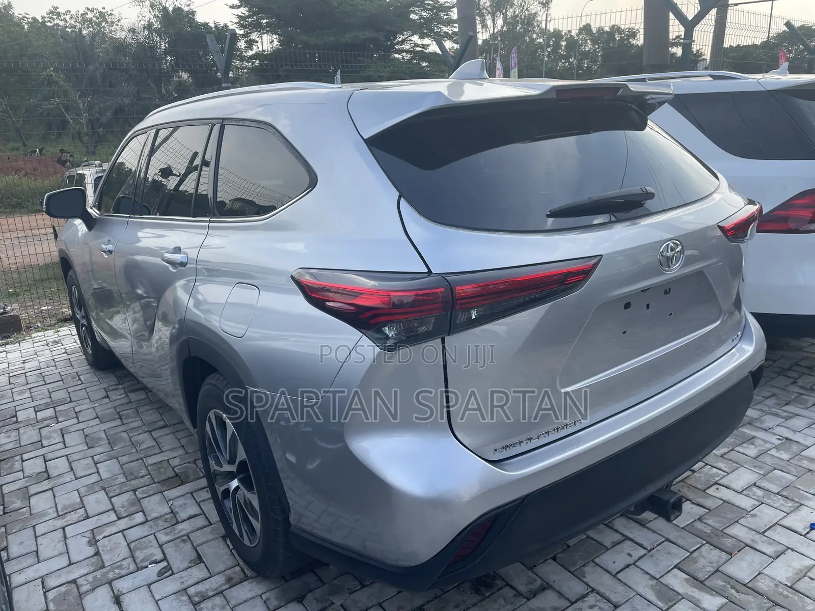 Toyota Highlander 2022 Silver