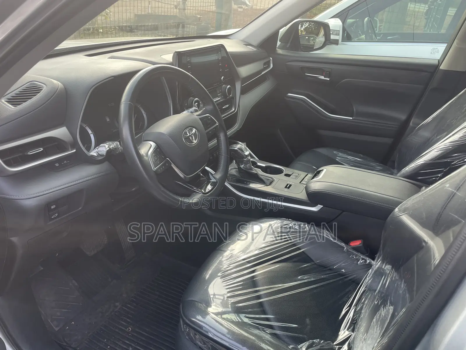 Toyota Highlander 2022 Silver