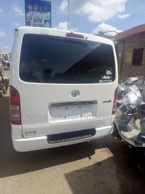 Toyota HiAce 2012 White