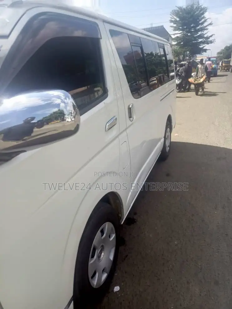 Toyota HiAce 2012 White