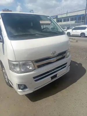 Toyota HiAce 2012 White
