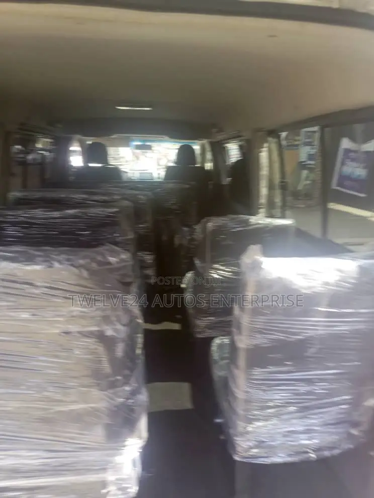 Toyota HiAce 2012 White