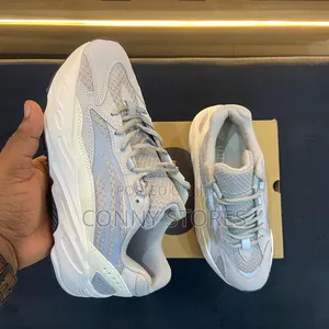Two Beautiful Colorways* *Yeezy 700 V2