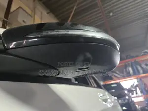 Mercedes-Benz C300 2021 White