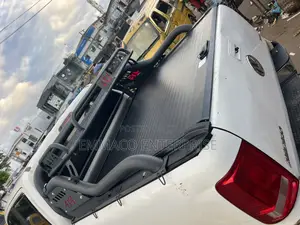 Rolling Booth Cover With Trd Rugged Spoiler