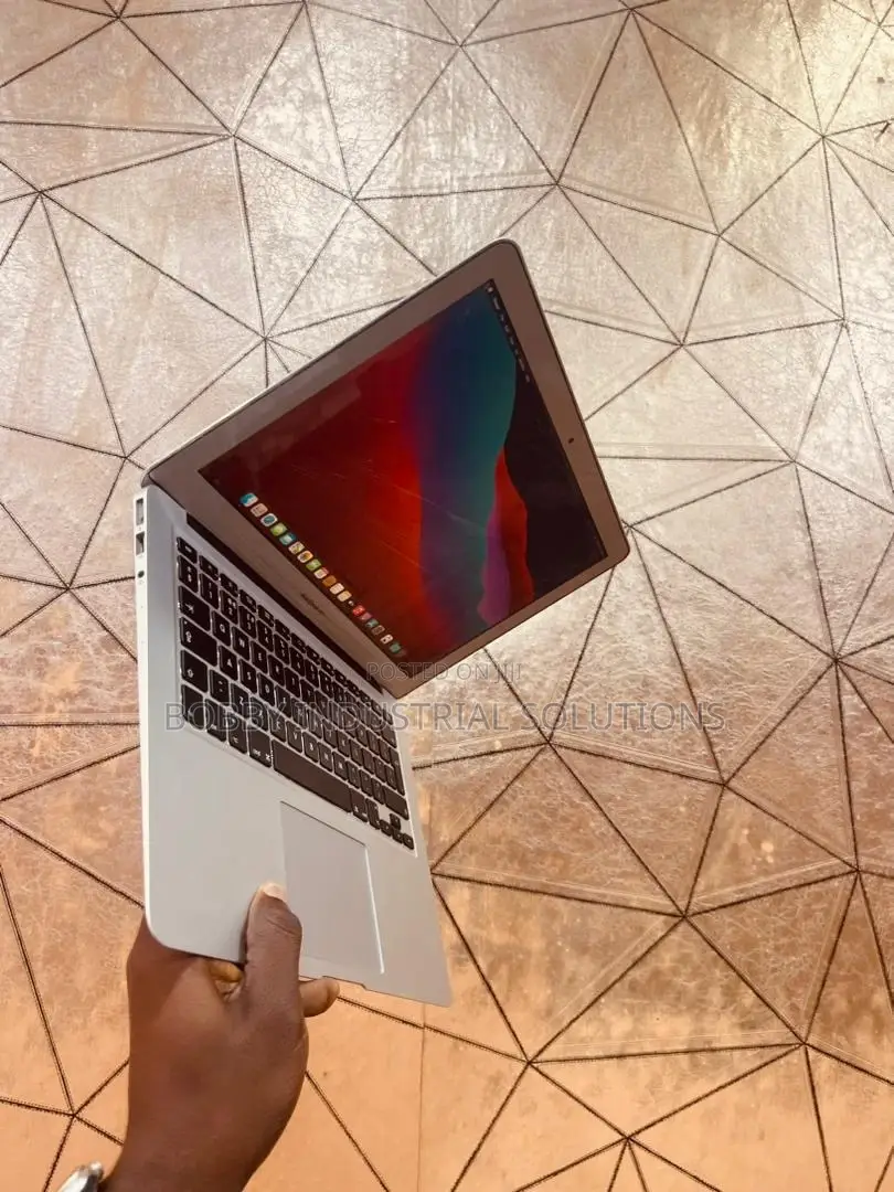 New Laptop Apple MacBook 2013 4GB Intel Core I5 HDD 128GB