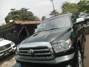 Toyota Sequoia Platinum 4dr SUV (5.7L 8cyl 6A) 2013 Black