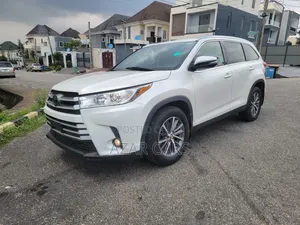 Toyota Highlander XLE 2019 Silver