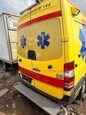 Mercedes-Benz Sprinter 2015 Yellow