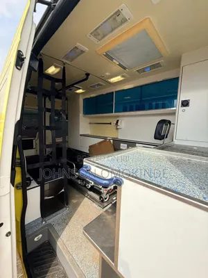 Mercedes-Benz Sprinter 2015 Yellow