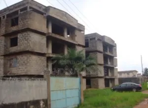 3bdrm Block of Flats in On A Close Street In, Alakuko for sale