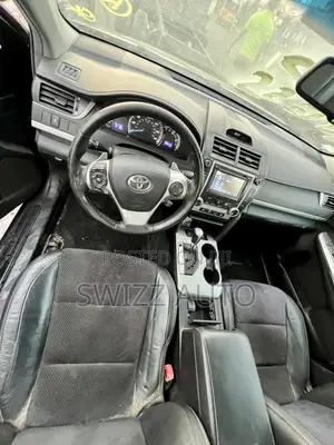 Toyota Camry SE 4dr Sedan (2.5L 4cyl 6A) 2013 Gray
