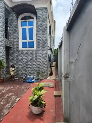 Furnished 5bdrm Duplex in Igbogbo for sale