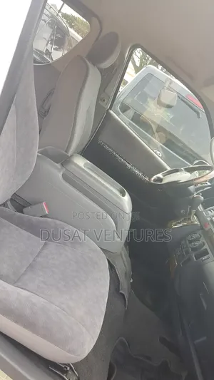 Toyota HiAce 2013 Silver