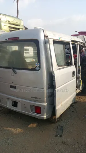 Suzuki Every 2022 Silver