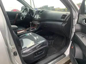 Toyota Highlander 2012 Silver
