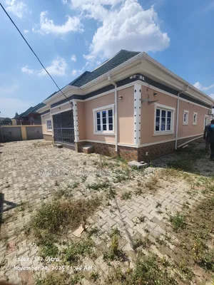 4bdrm Bungalow in In Na Estate Along, Lugbe District for sale