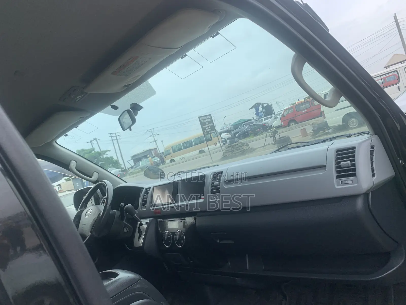 Toyota HiAce 2018 Black