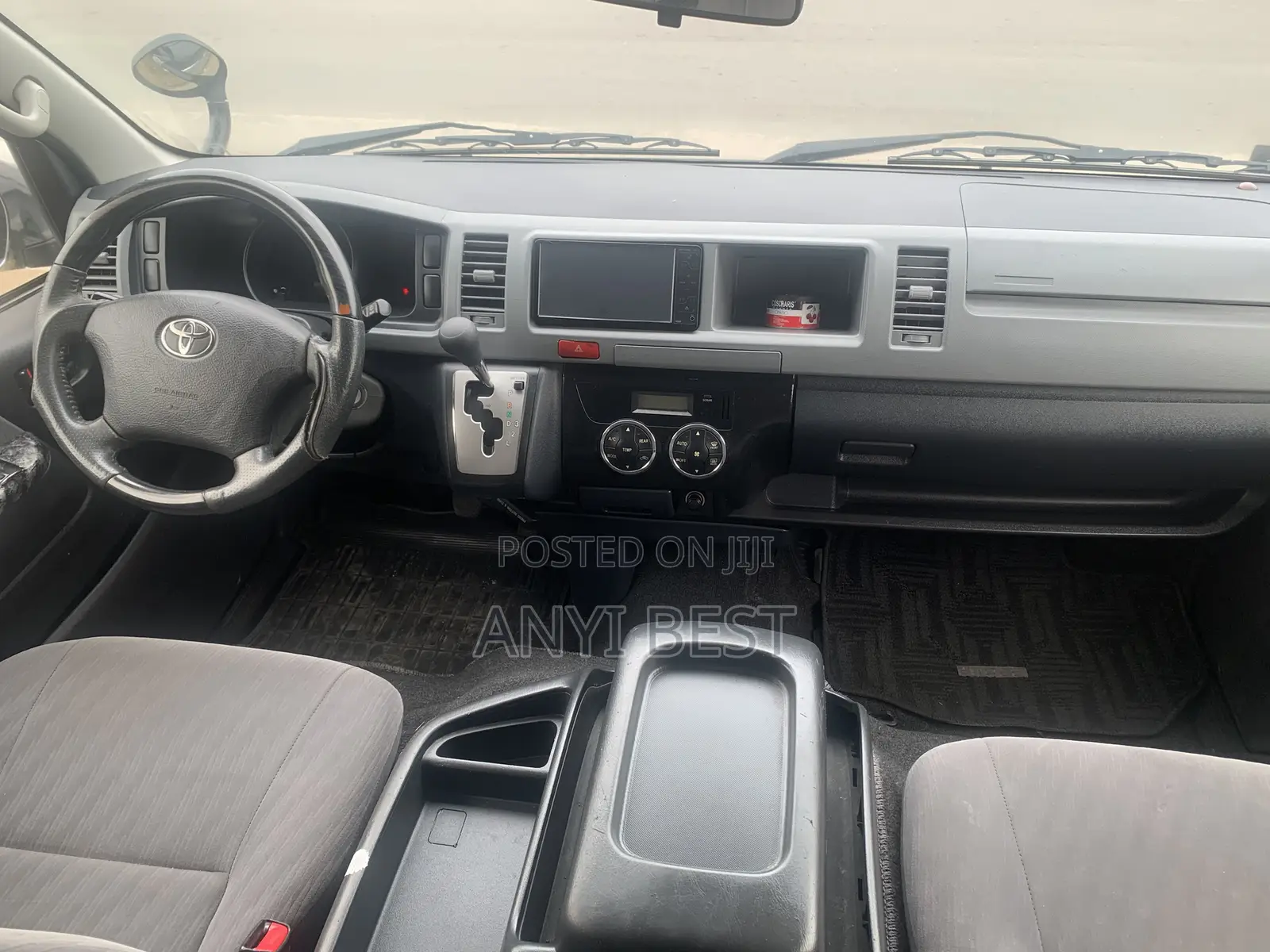 Toyota HiAce 2018 Black