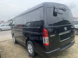 Toyota HiAce 2018 Black