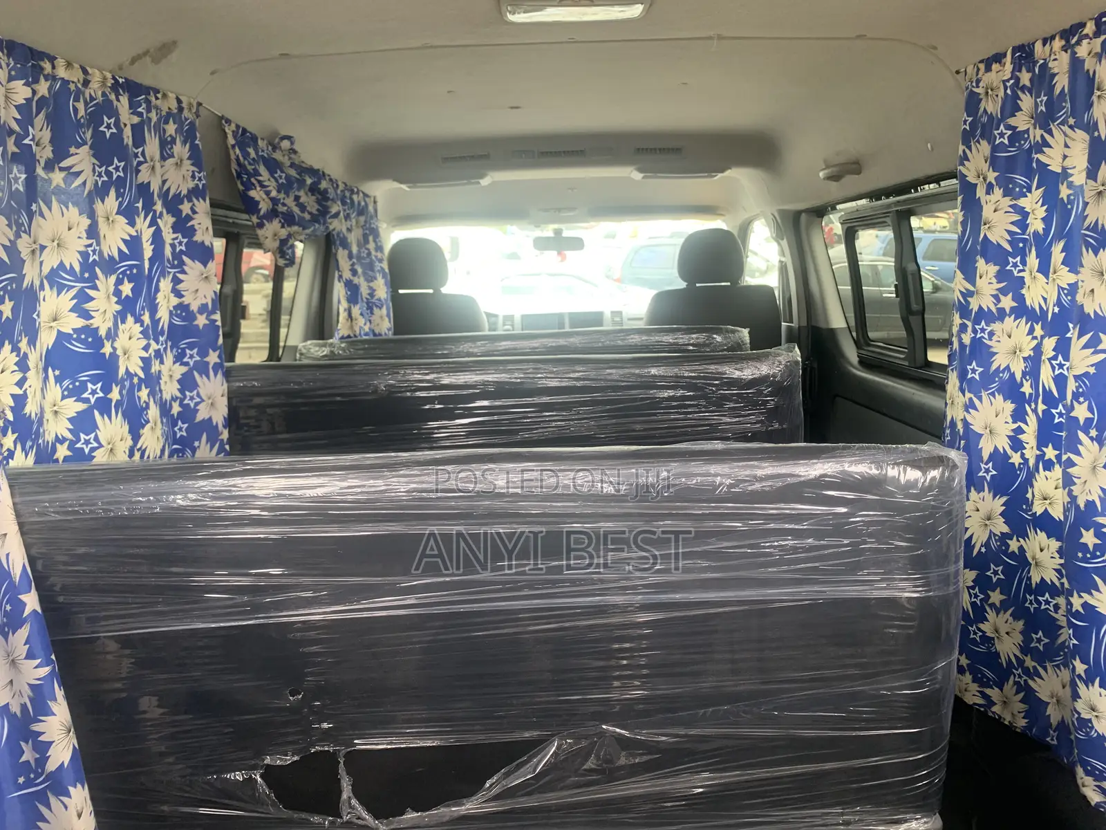 Toyota HiAce 2018 Black
