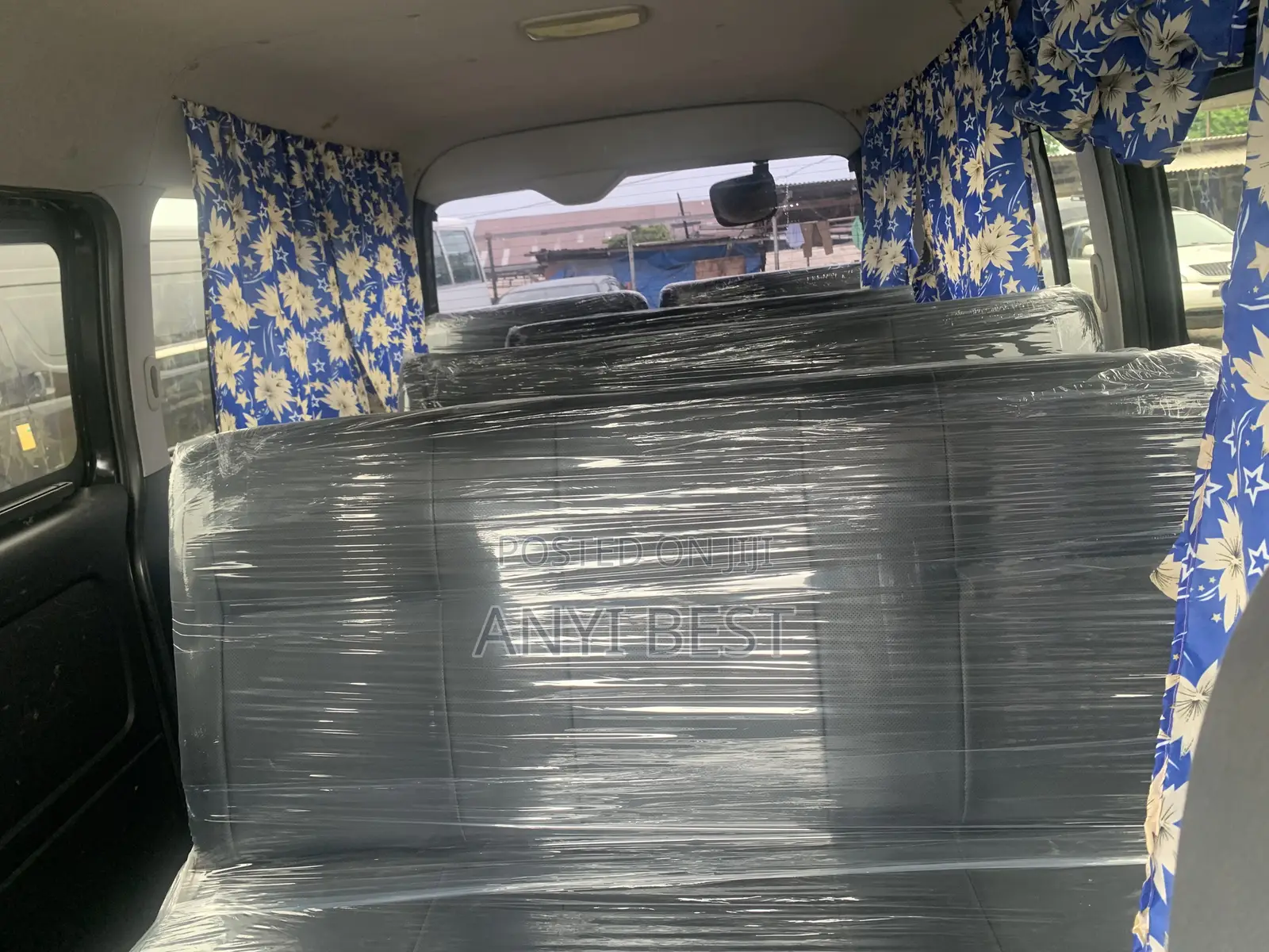 Toyota HiAce 2018 Black