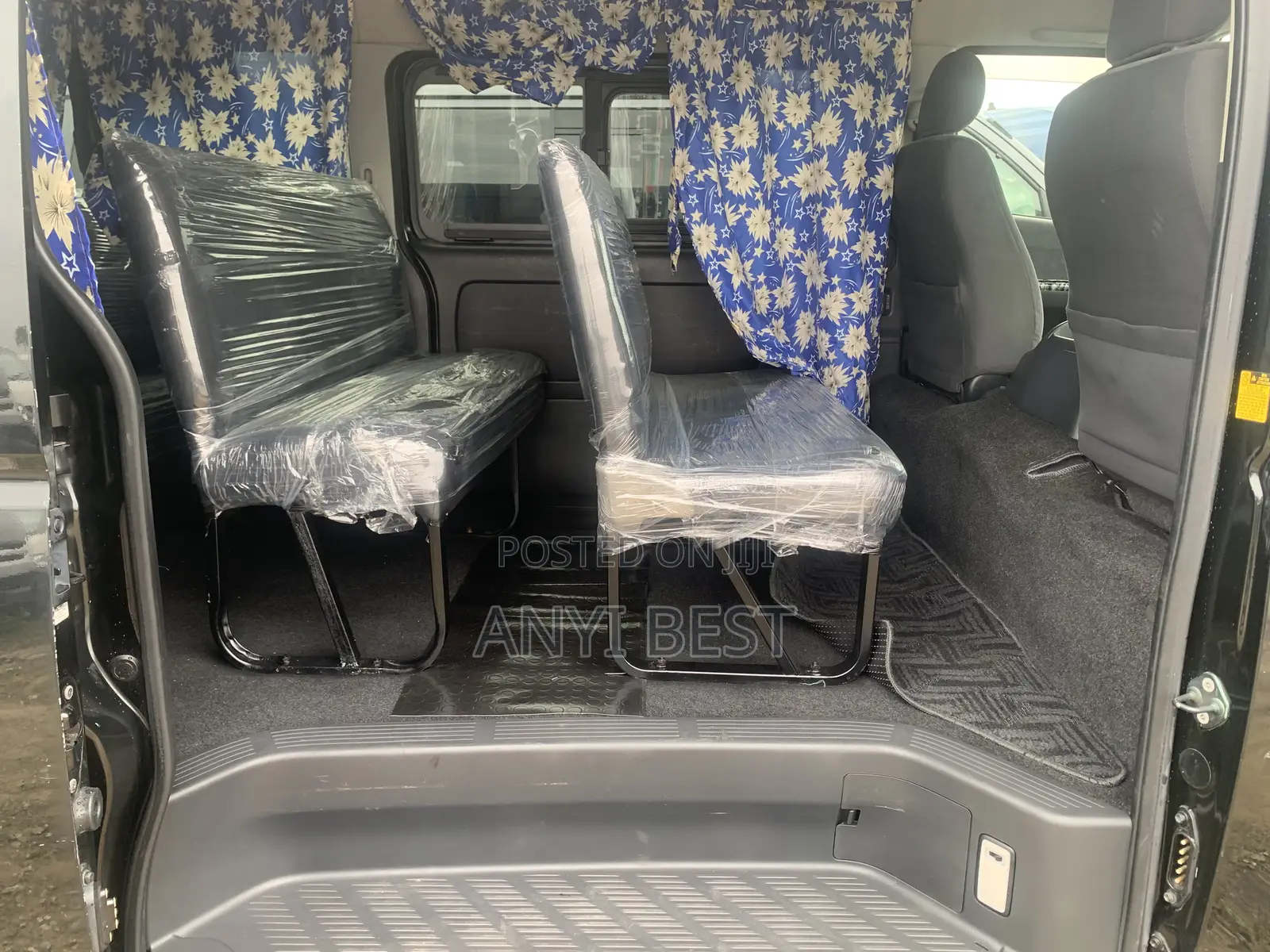 Toyota HiAce 2018 Black