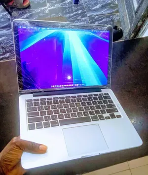 Laptop Apple MacBook Pro 8GB Intel Core I5 HDD 500GB