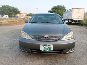 Toyota Camry XLE 4dr Sedan (2.4L 4cyl 4A) 2004 Gray