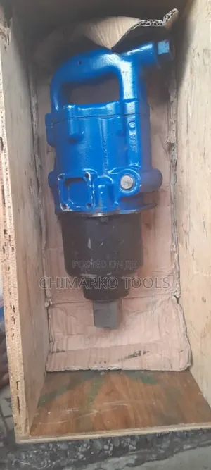Pneumatic Impact Wrench 1-1/2"