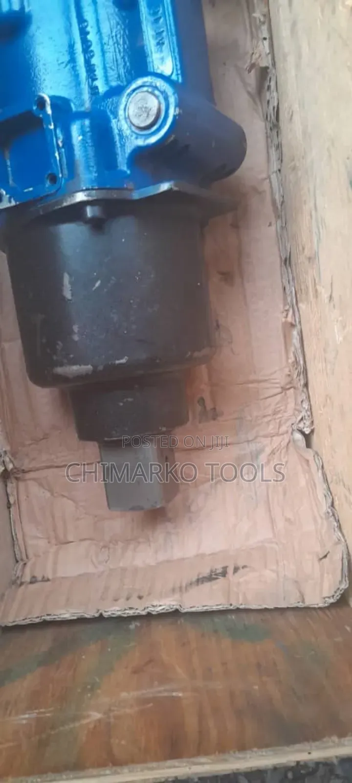Pneumatic Impact Wrench 1-1/2"