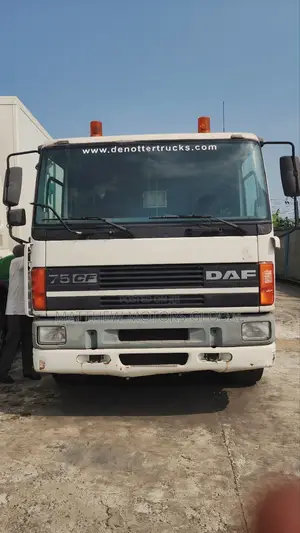 Super Clean Foreign Used Daf 75 Cf Garbage Compactor Truck