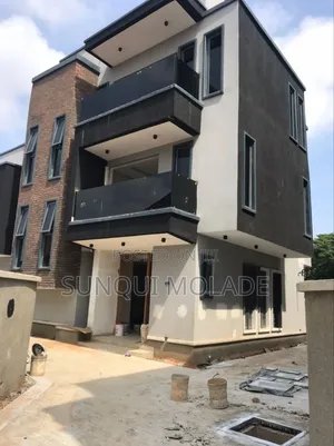 5bdrm Duplex in Ikeja Gra for sale