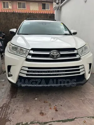Toyota Highlander XLE 4x4 V6 (3.5L 6cyl 8A) 2017 White