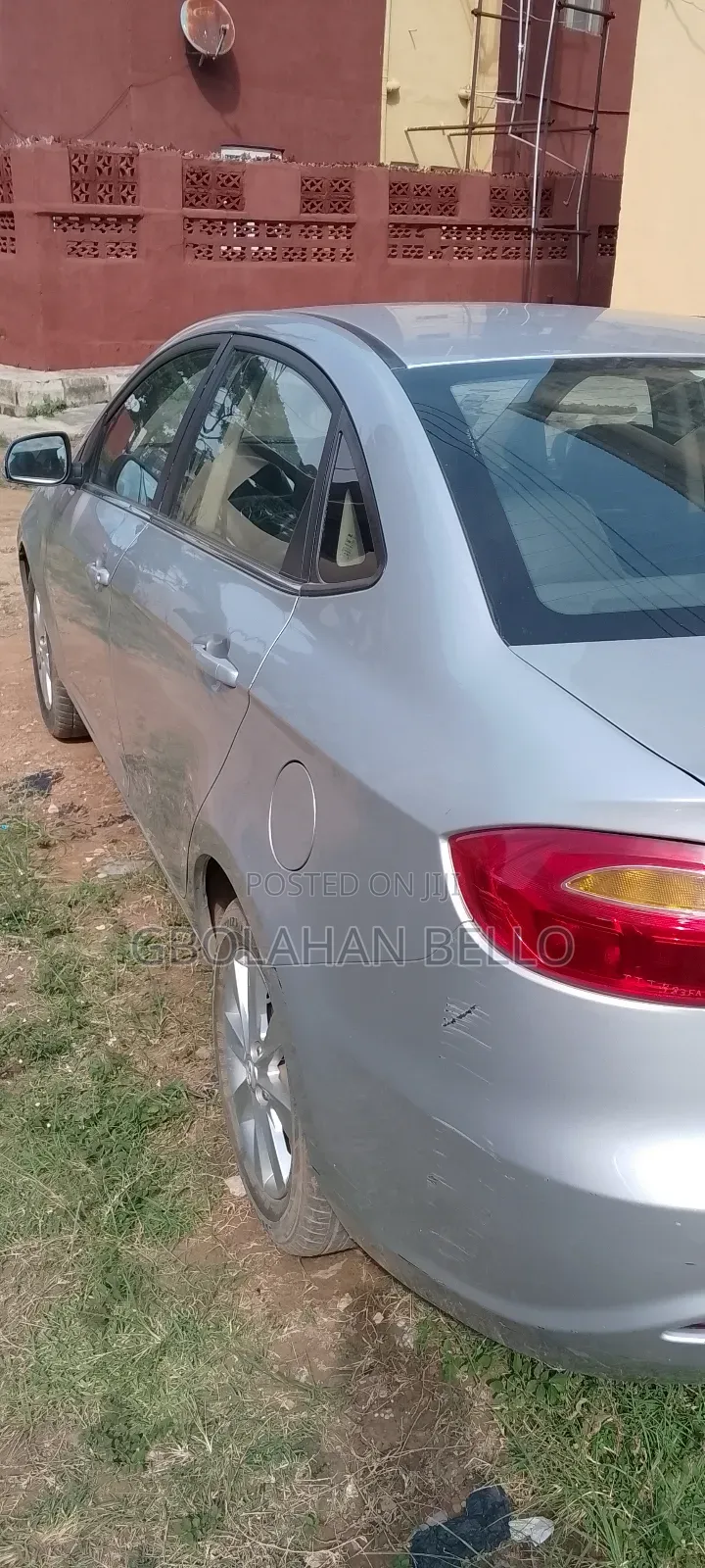 JAC J4 2017 Silver
