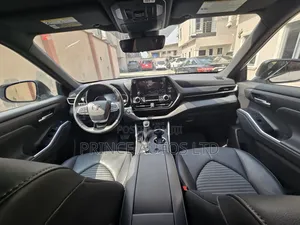 New Toyota Highlander XSE AWD 2023 White