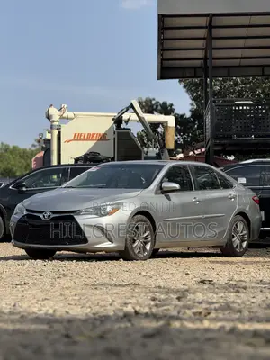 Toyota Camry SE 4dr Sedan (2.5L 4cyl 6A) 2016 Silver