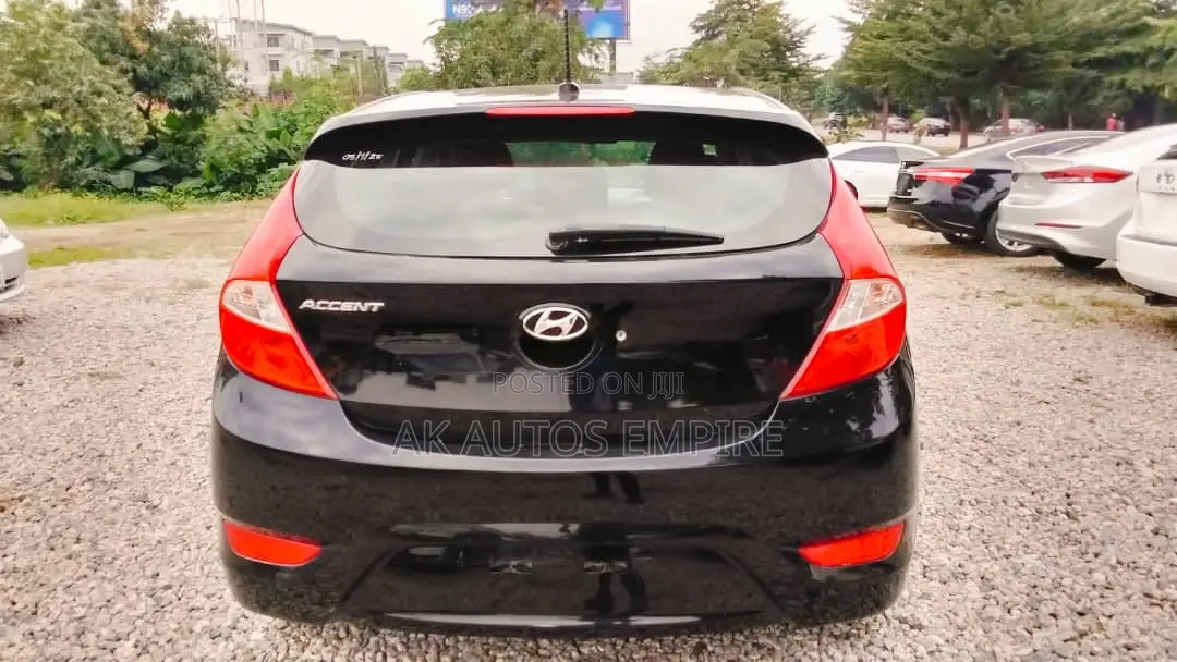 Hyundai Accent SE Hatchback 2017 Black