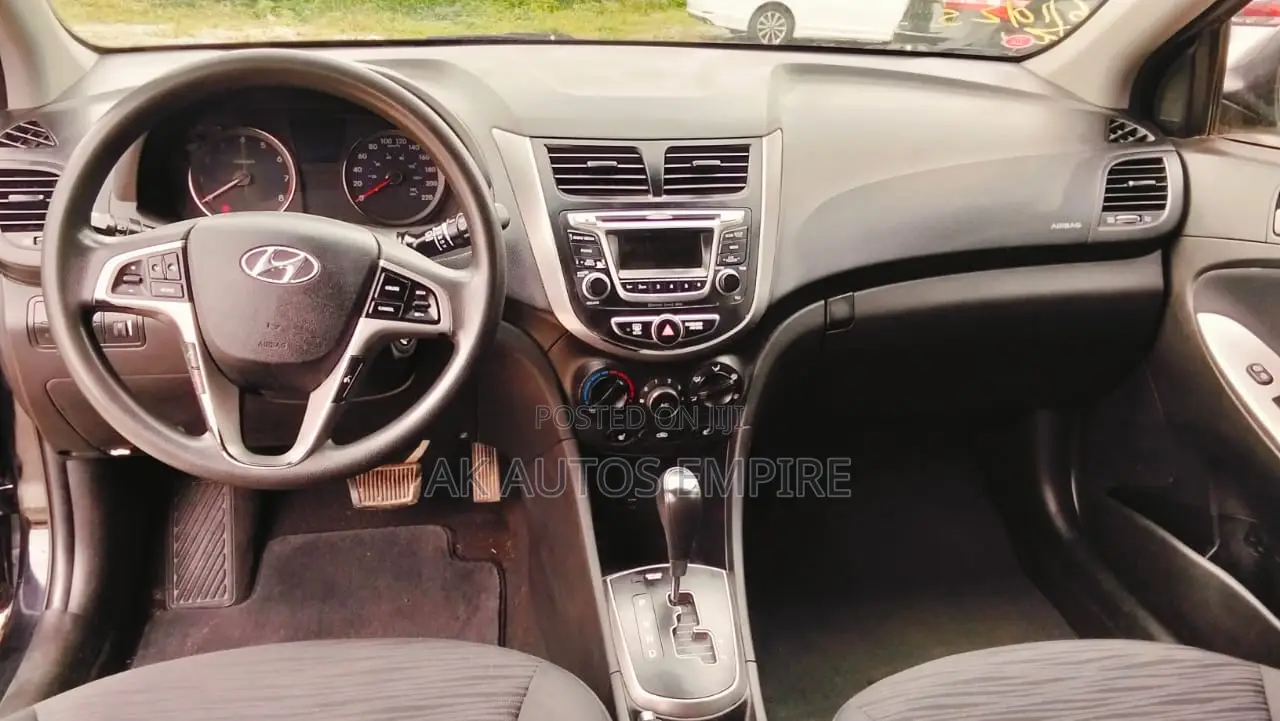 Hyundai Accent SE Hatchback 2017 Black