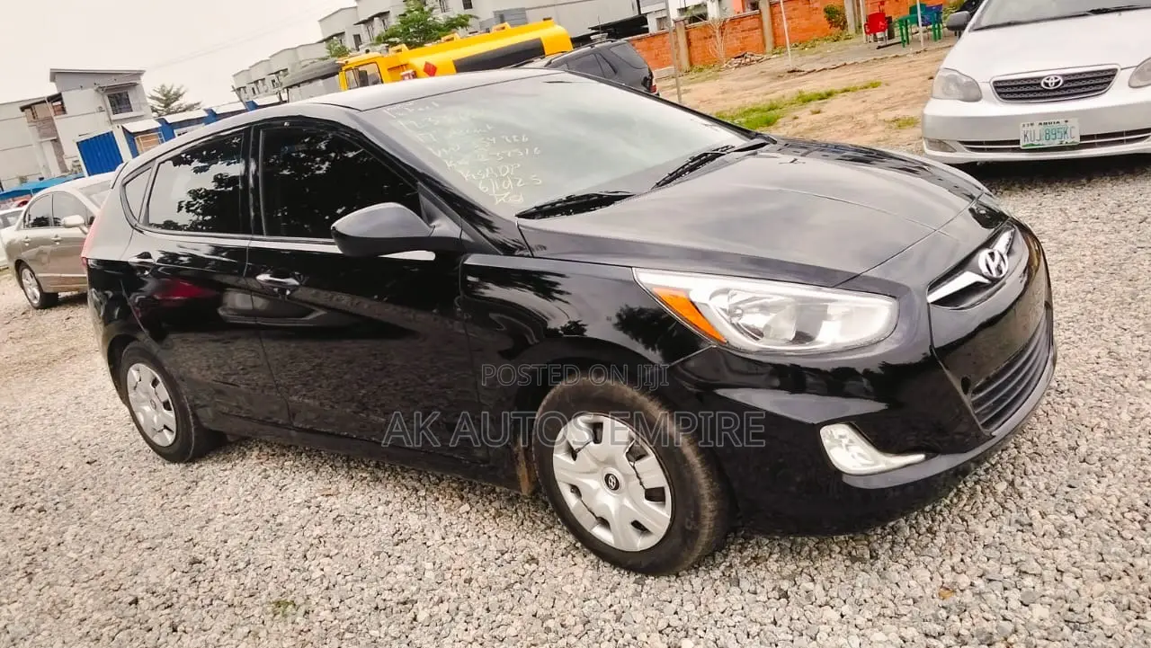 Hyundai Accent SE Hatchback 2017 Black