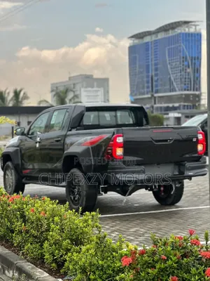 New Toyota Hilux 2025 Black
