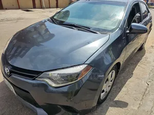 Toyota Corolla LE ECO w/Package 1 4dr Sedan (1.8L 4cyl CVT) 2017 Gray
