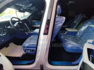 Rolls-Royce Cullinan Black Badge 2022 White
