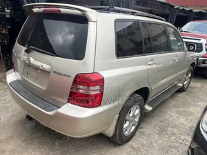 Toyota Highlander 2003 Gold