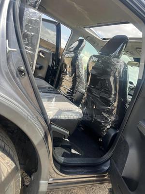 Toyota RAV4 XLE 4dr SUV (2.5L 4cyl 6A) 2018 Gray
