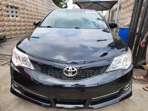 Toyota Camry SE 4dr Sedan (2.5L 4cyl 6A) 2013 Black