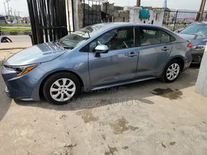 Toyota Corolla LE 2021 Blue