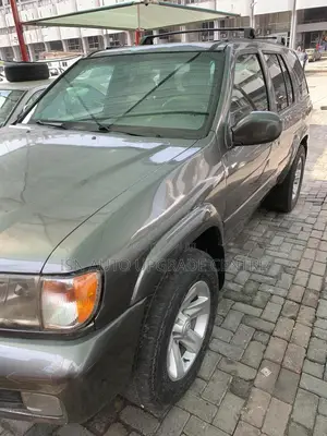 Nissan Pathfinder 2004 Gray