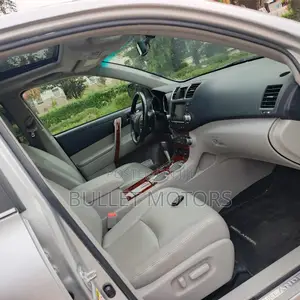 Toyota Highlander Limited 3.5l 4WD 2013 Silver