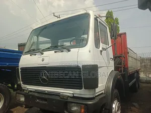 Benz 3336 Pickup 10 Tyres With 10 Tons Hiab Crane Foreign Used V8